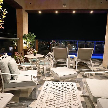 Luxury Rooftop Apartment In Netanja Buitenkant foto