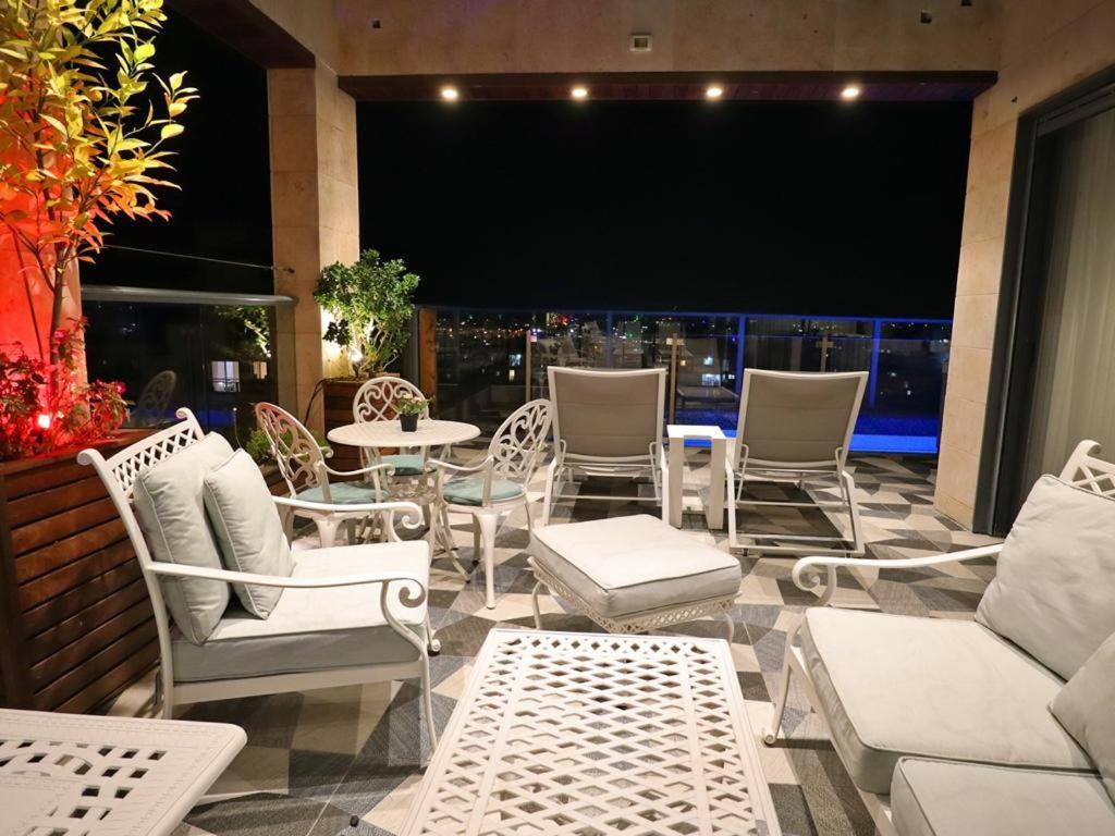 Luxury Rooftop Apartment In Netanja Buitenkant foto