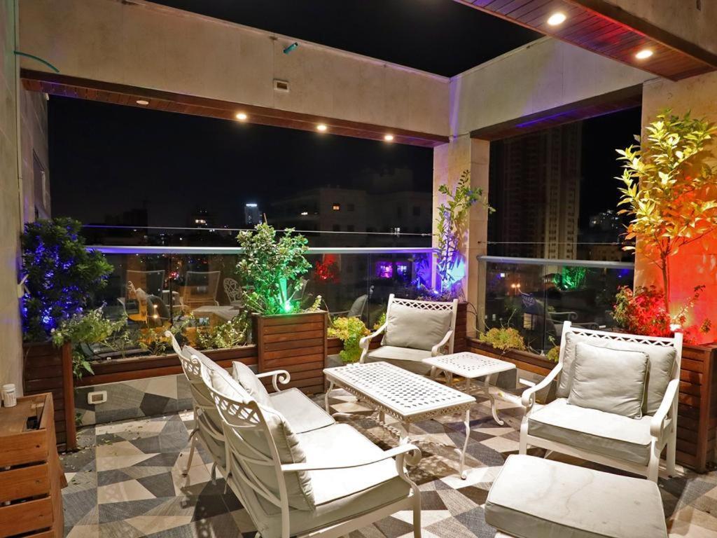 Luxury Rooftop Apartment In Netanja Buitenkant foto