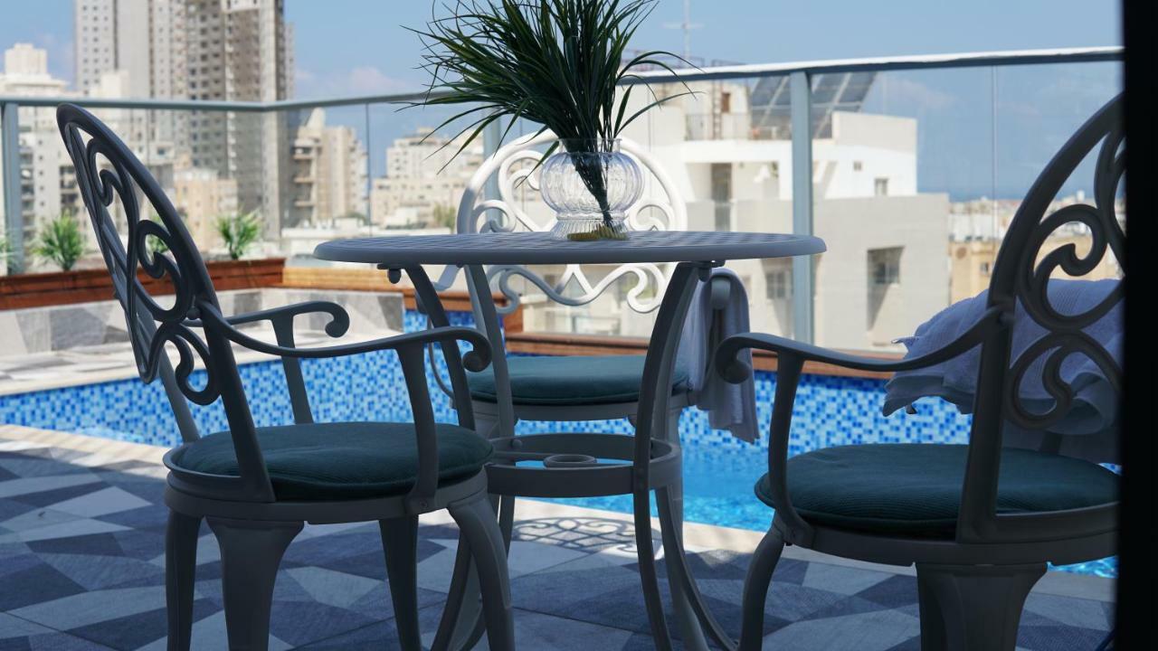 Luxury Rooftop Apartment In Netanja Buitenkant foto