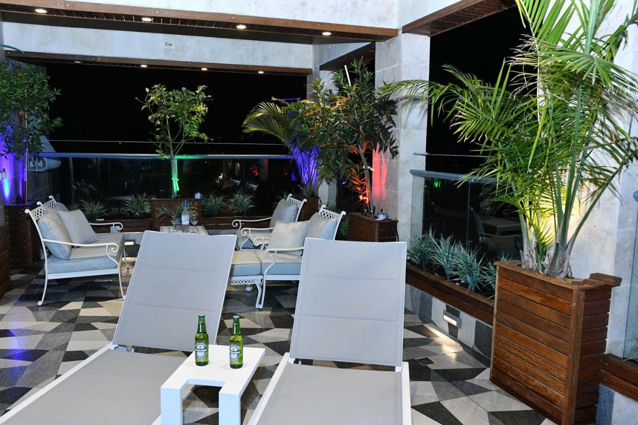 Luxury Rooftop Apartment In Netanja Buitenkant foto